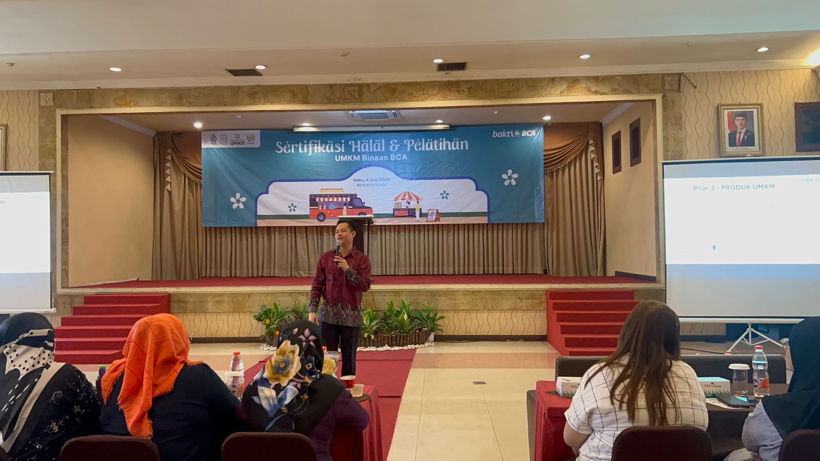 Peningkatan kapasitas UMKM melalui 3 pilar (Pelaku, Pasar, dan Produk) Program Bank BCA